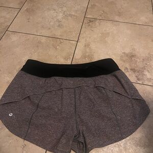 lululemon athletica Women's Charcoal and Black speed up low rise 2.5” Shorts